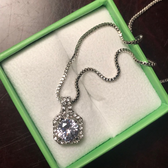 Sterling Silver CZ brilliant stone necklace - Picture 4 of 7